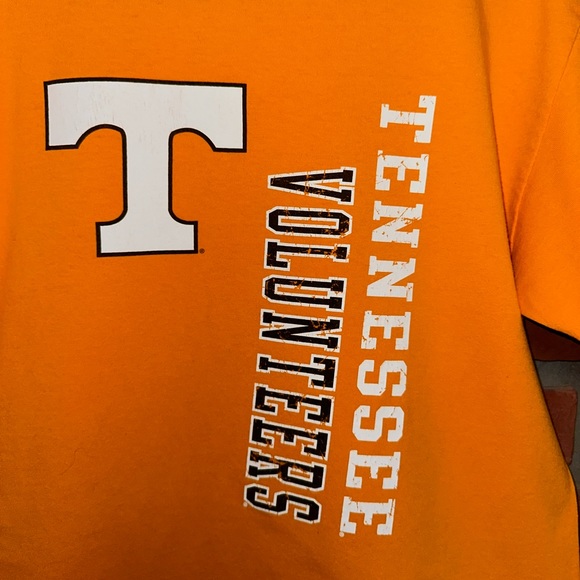 Vtg. 2000s TCX Tennessee Volunteers Orange T-Shirt
Mens Size Medium - Picture 3 of 4